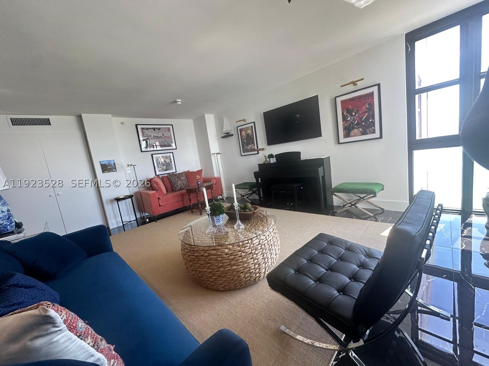2555 Collins Ave PH114