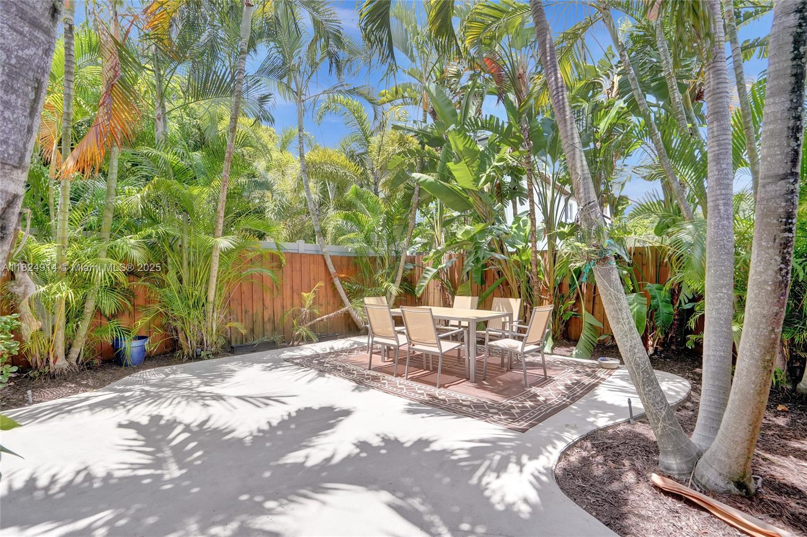 1131 Ne 3rd Ave 1131, Fort Lauderdale, Broward County, Florida - 3 Bedrooms  
3 Bathrooms - 