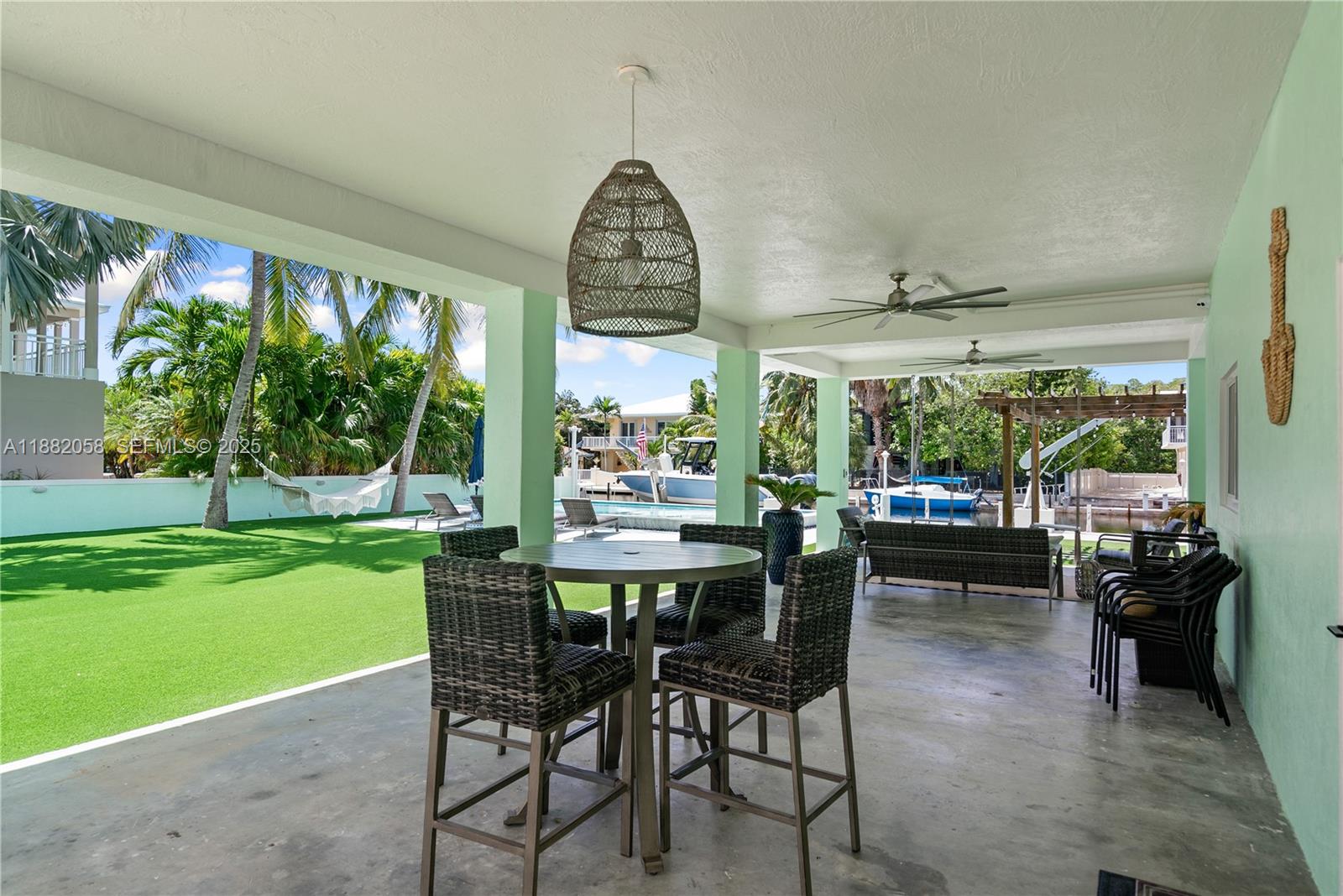 TWIN LAKES - Residential