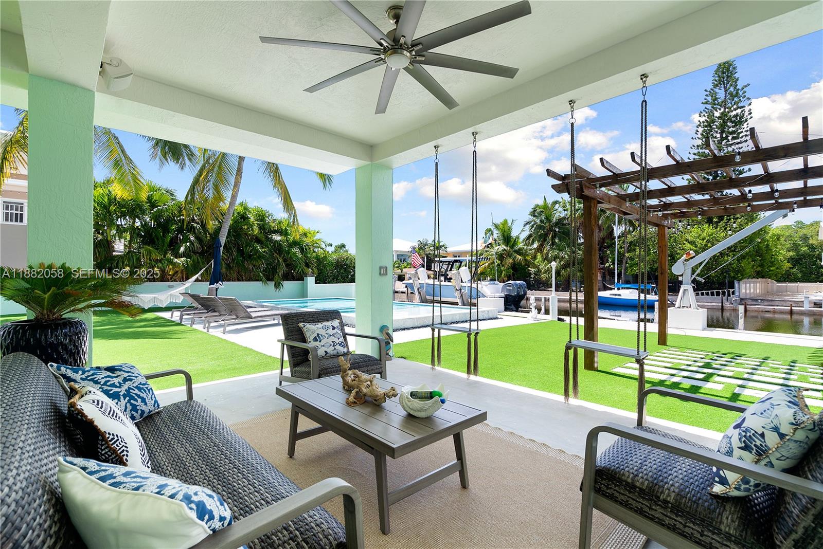 TWIN LAKES - Residential