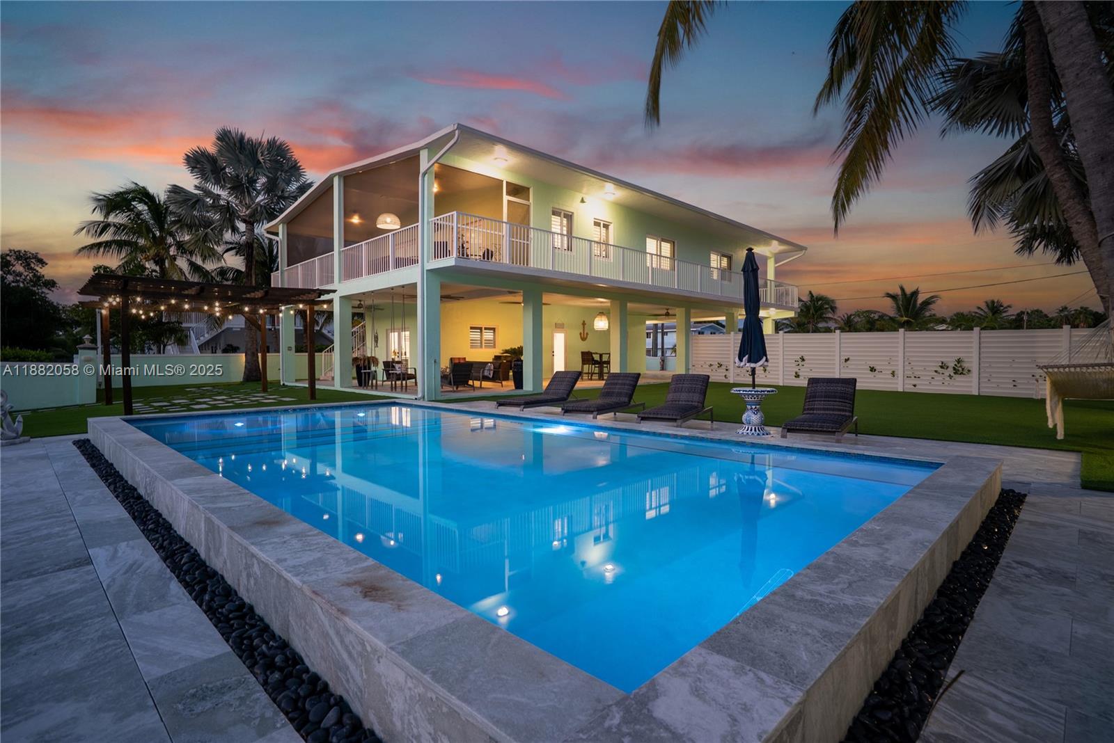 TWIN LAKES - Residential