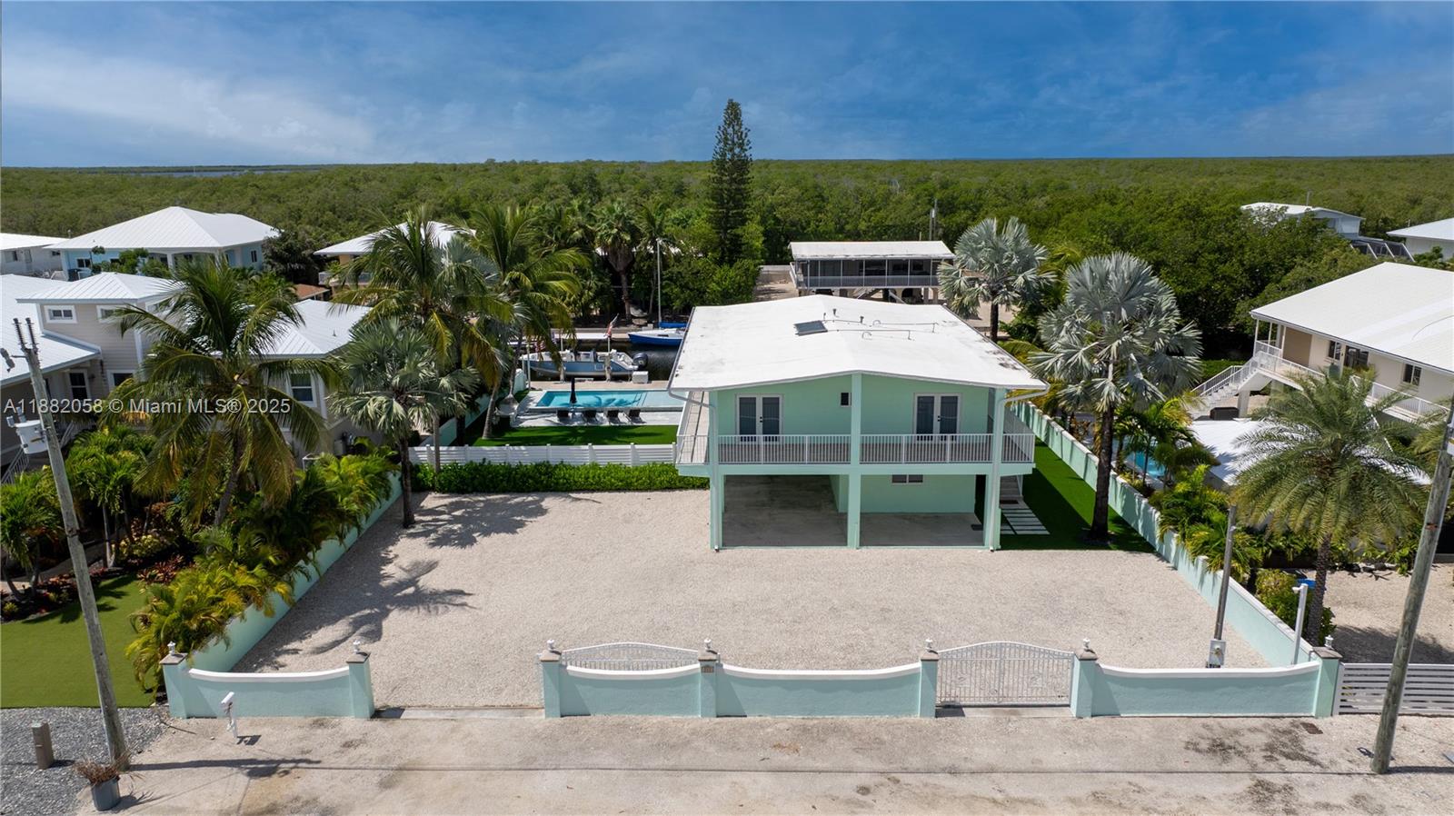 TWIN LAKES - Residential