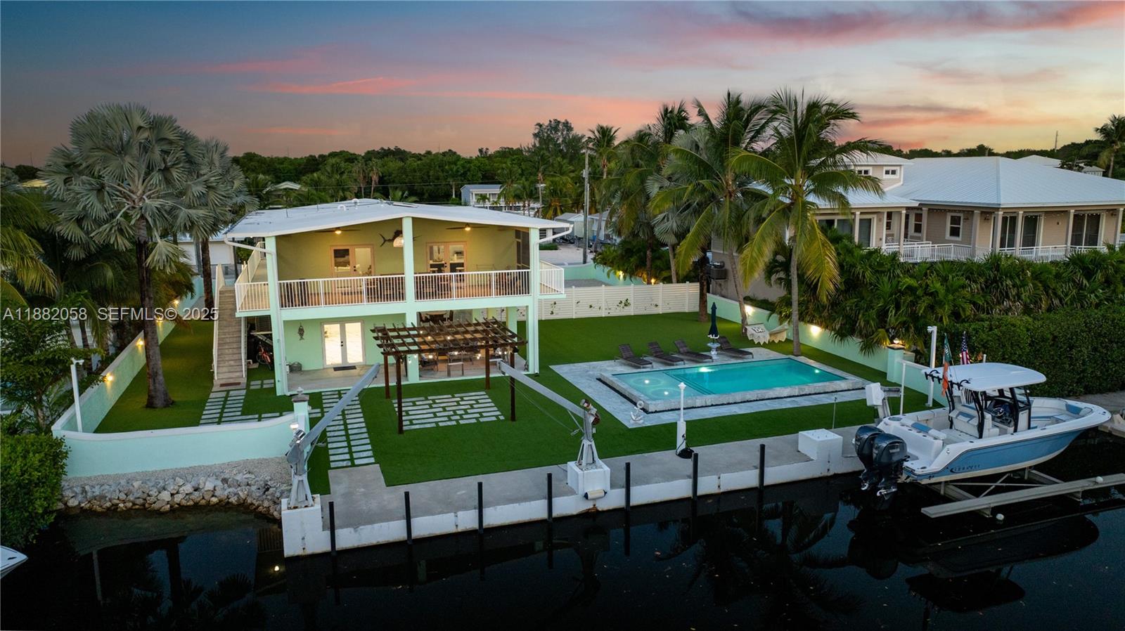 TWIN LAKES - Residential