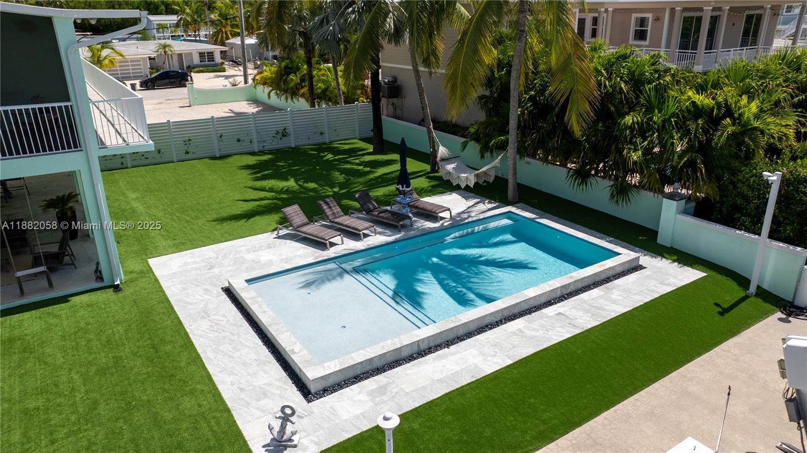 TWIN LAKES - Residential