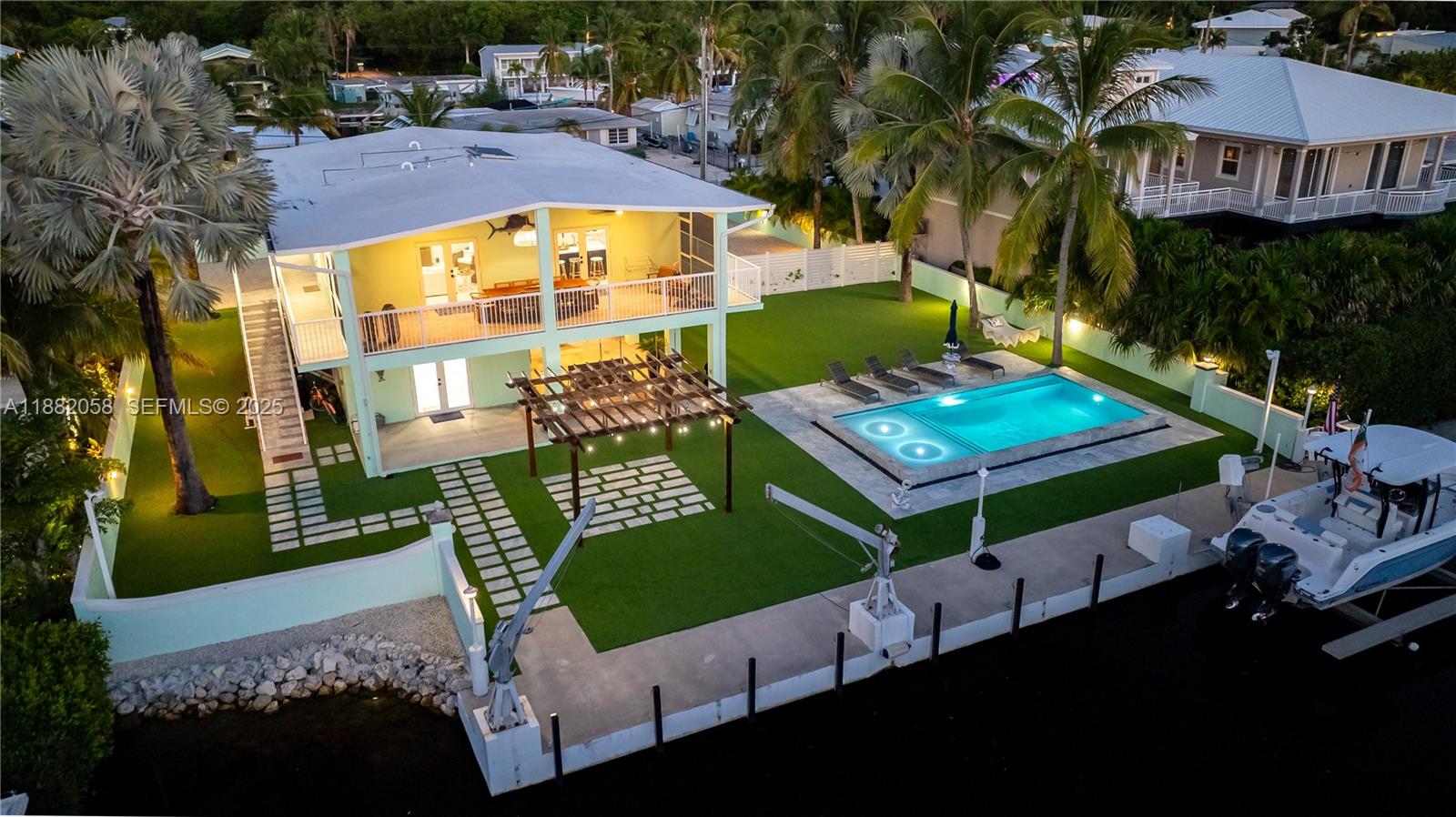 TWIN LAKES - Residential