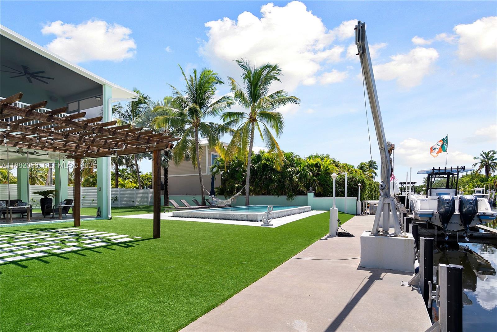 TWIN LAKES - Residential