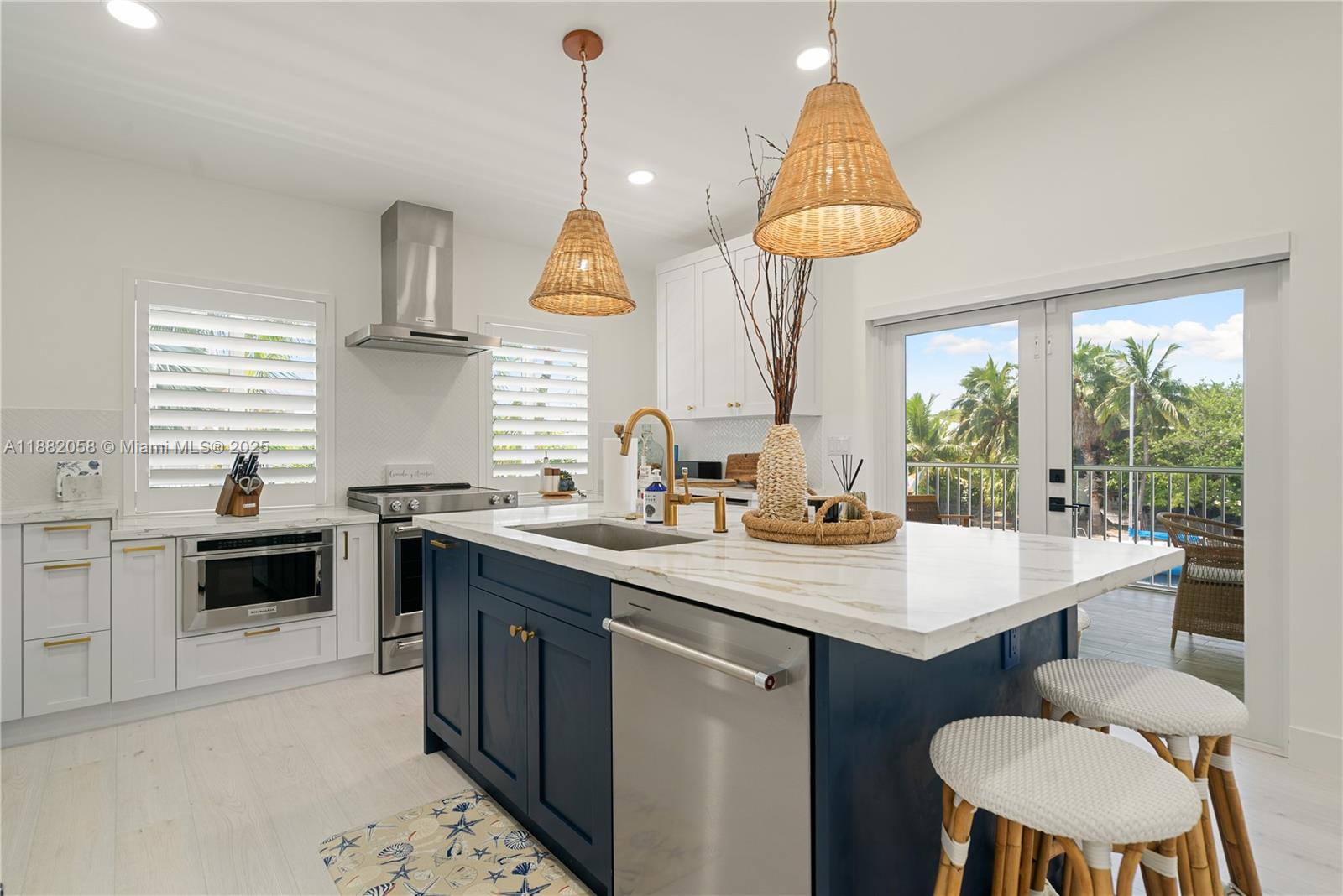 TWIN LAKES - Residential