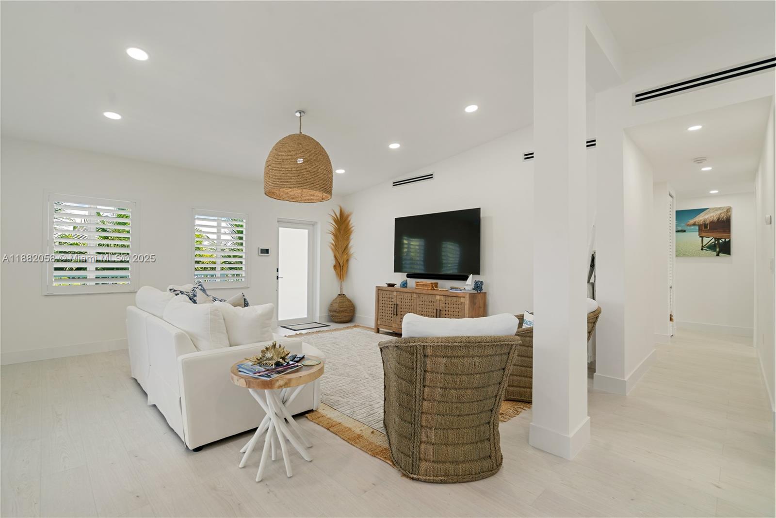 TWIN LAKES - Residential