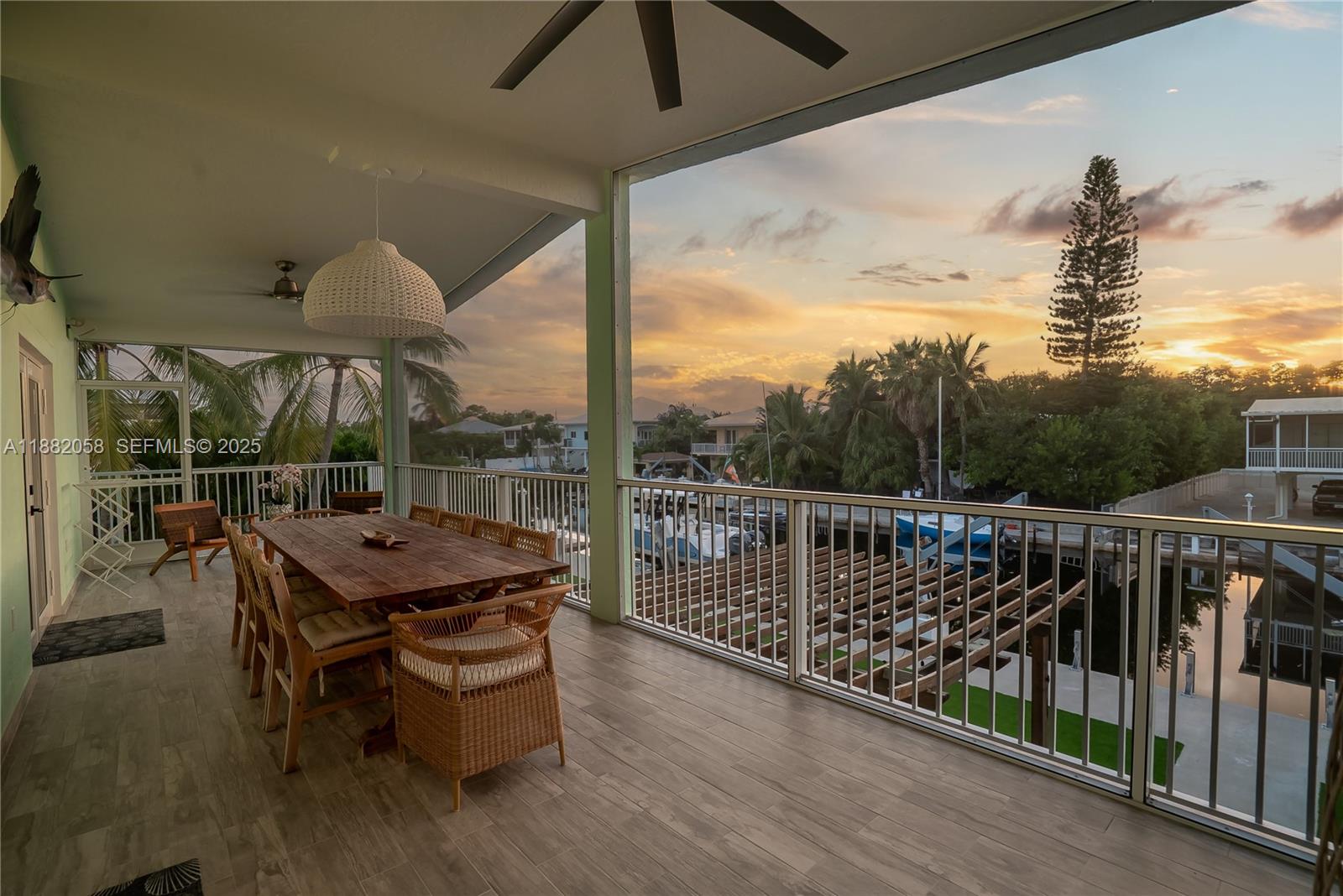 TWIN LAKES - Residential