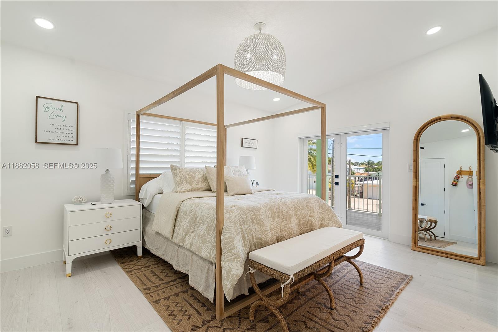 TWIN LAKES - Residential