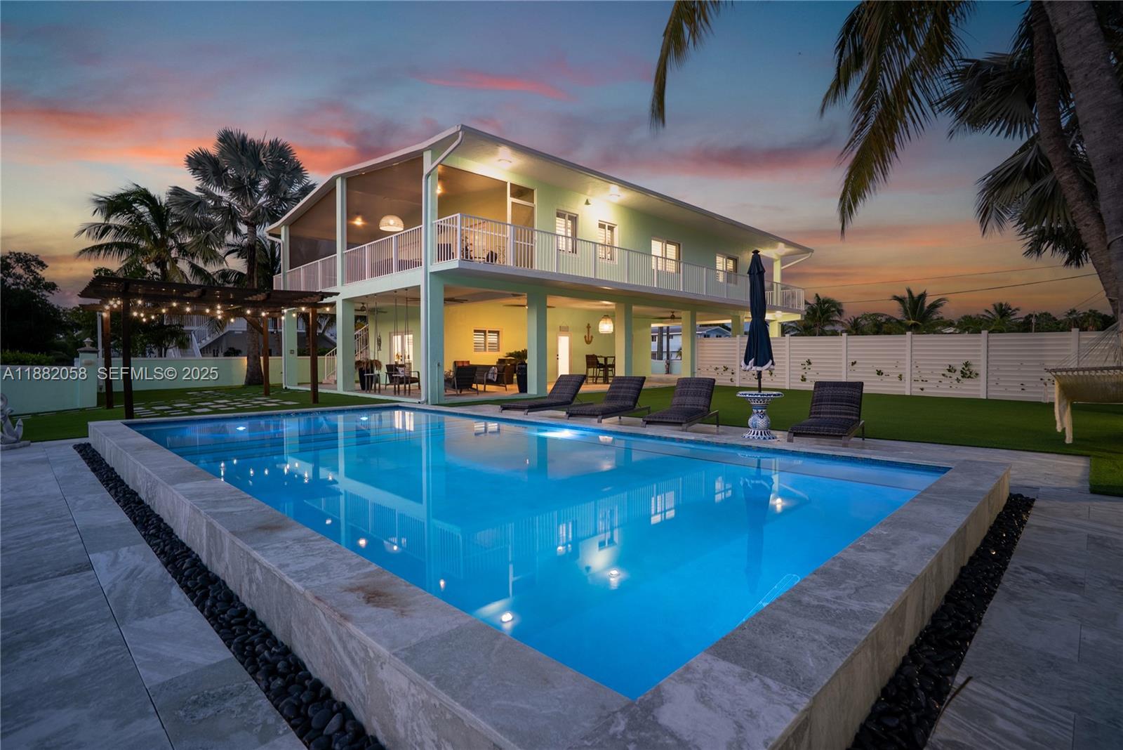 TWIN LAKES - Residential