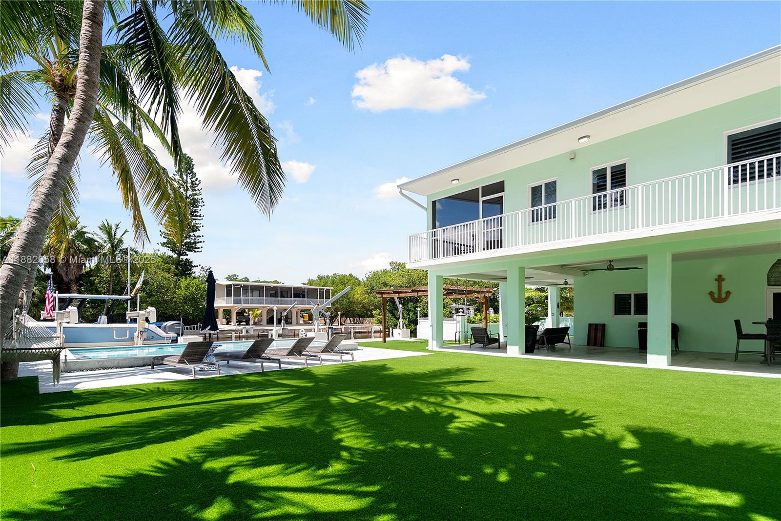 TWIN LAKES - Residential