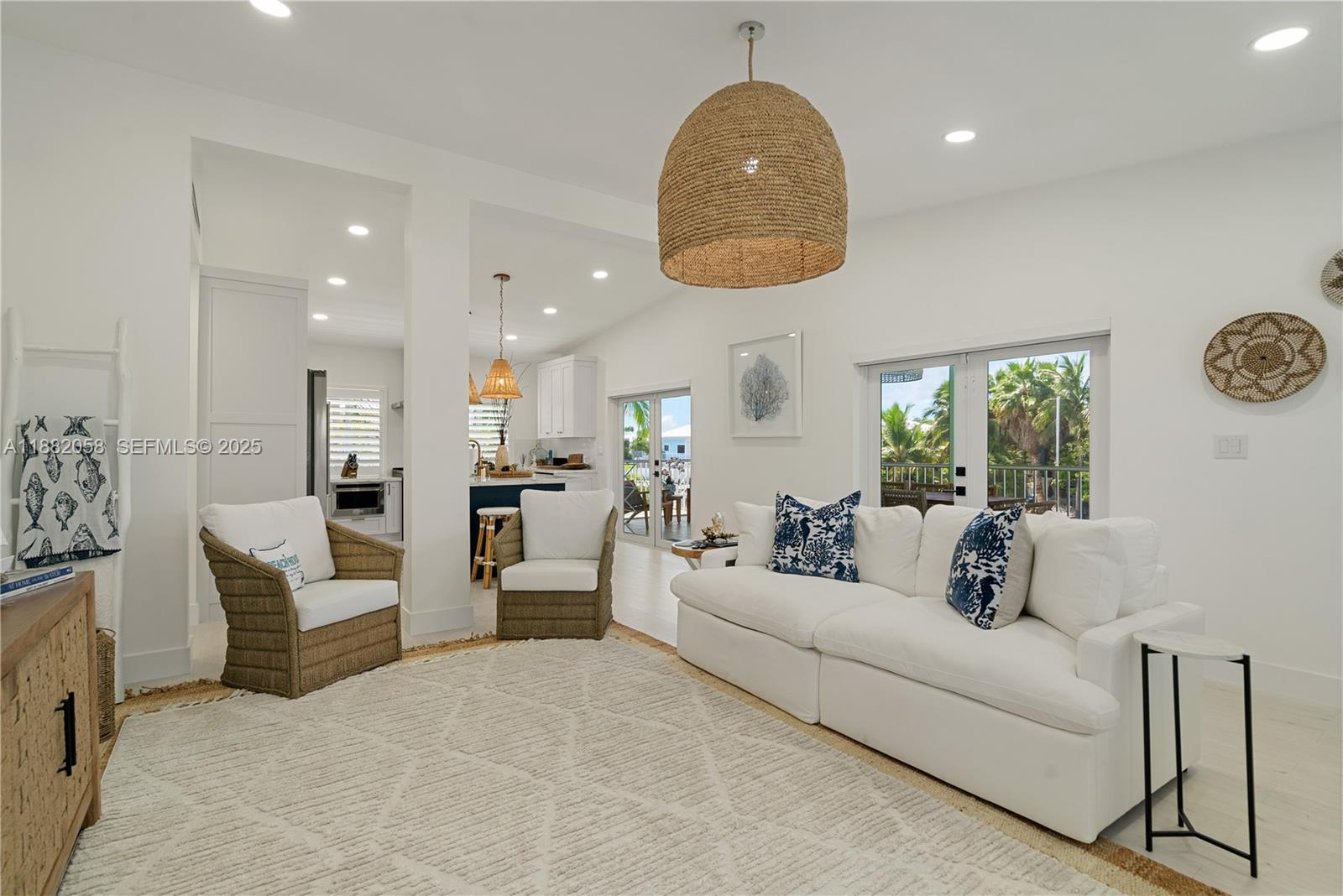 TWIN LAKES - Residential