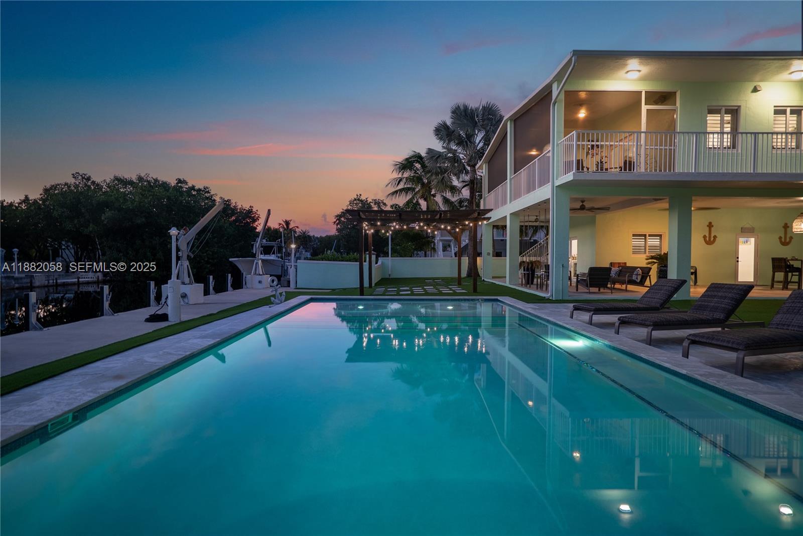 TWIN LAKES - Residential