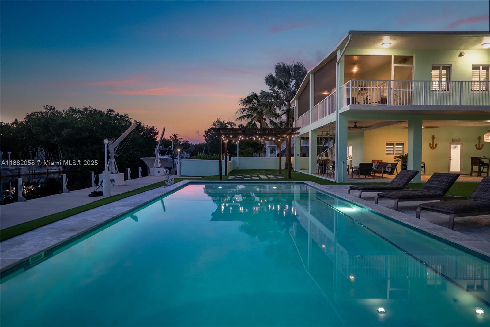 TWIN LAKES - Residential