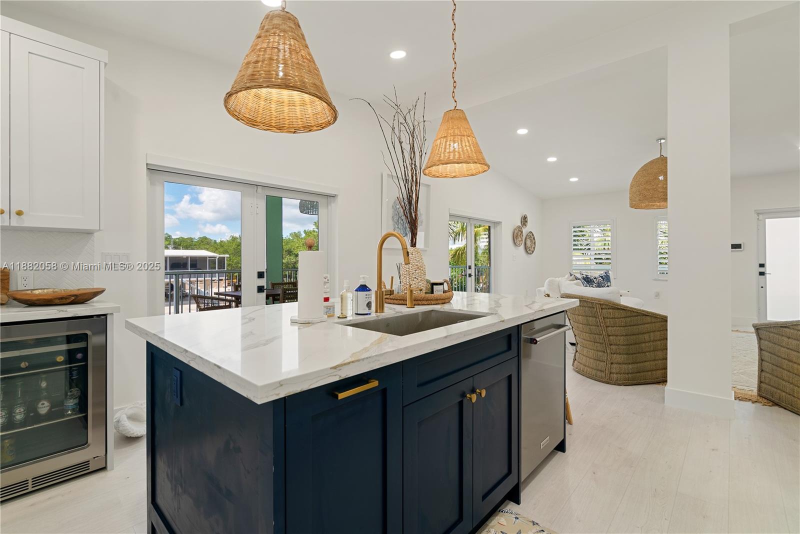 TWIN LAKES - Residential