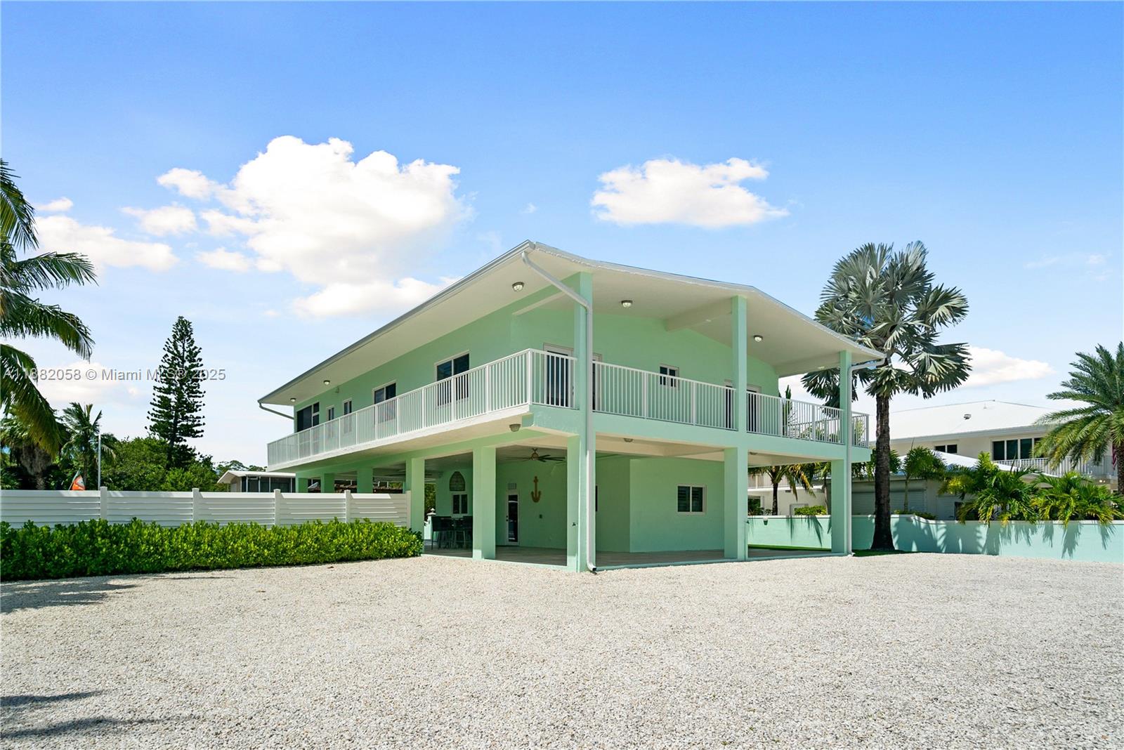 TWIN LAKES - Residential