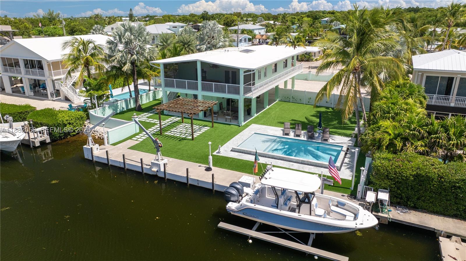 TWIN LAKES - Residential