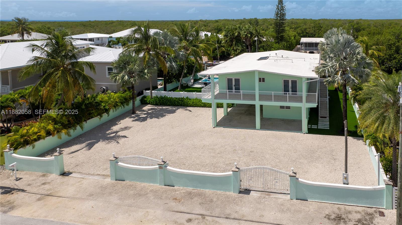 TWIN LAKES - Residential