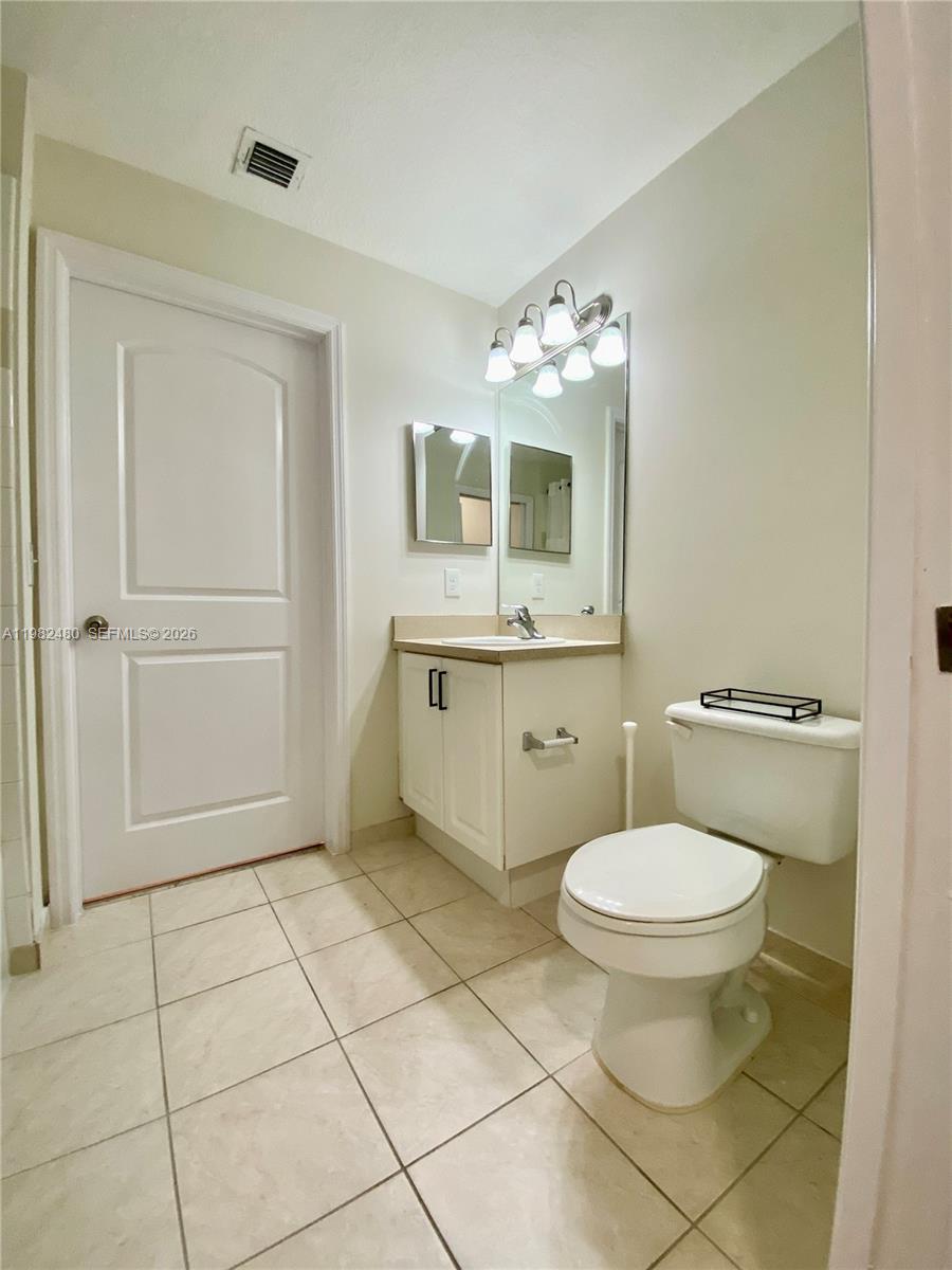 RESIDENCES AT LEGACY PLAC - Residential Lease