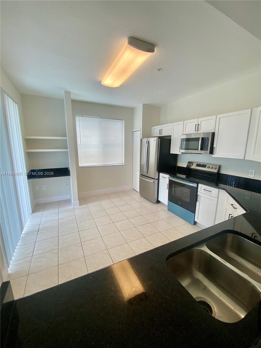 RESIDENCES AT LEGACY PLAC - Residential Lease