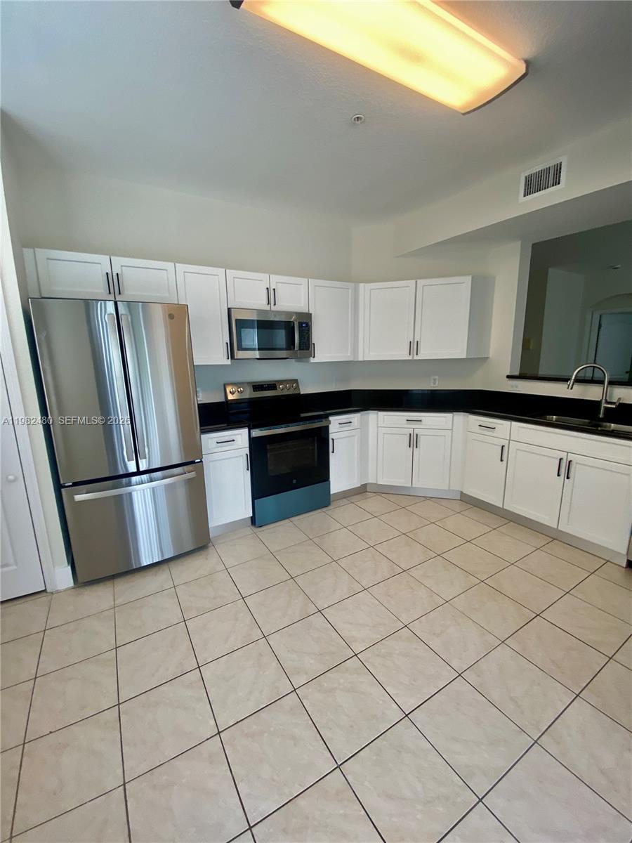 RESIDENCES AT LEGACY PLAC - Residential Lease