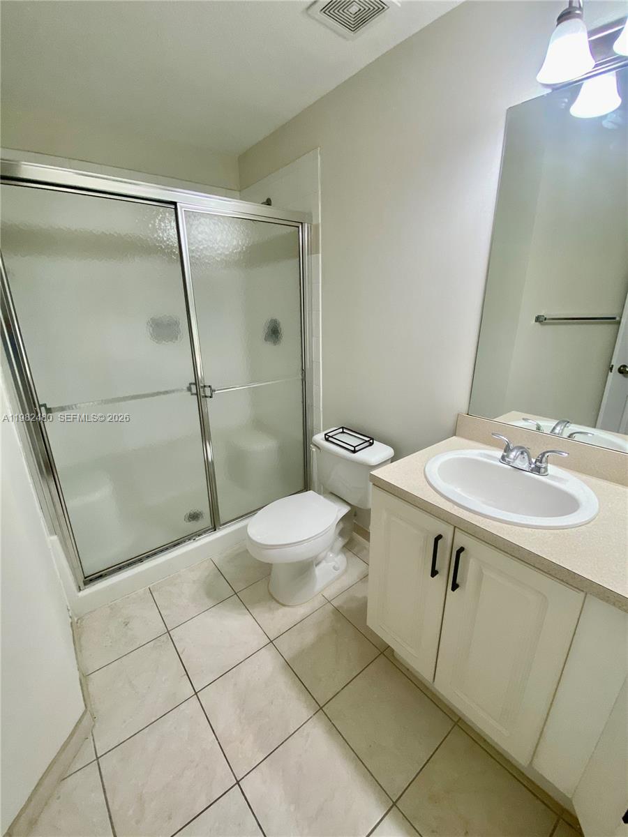 RESIDENCES AT LEGACY PLAC - Residential Lease