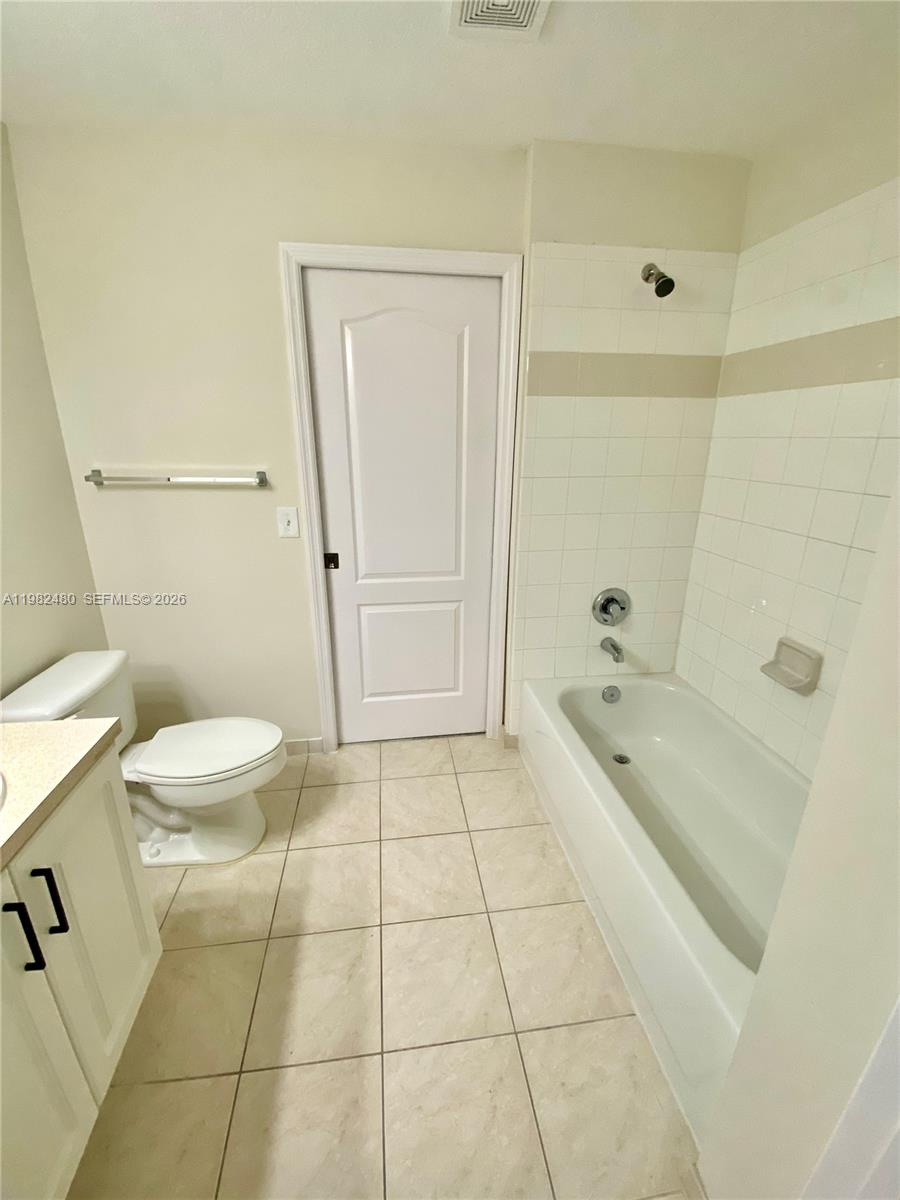 RESIDENCES AT LEGACY PLAC - Residential Lease