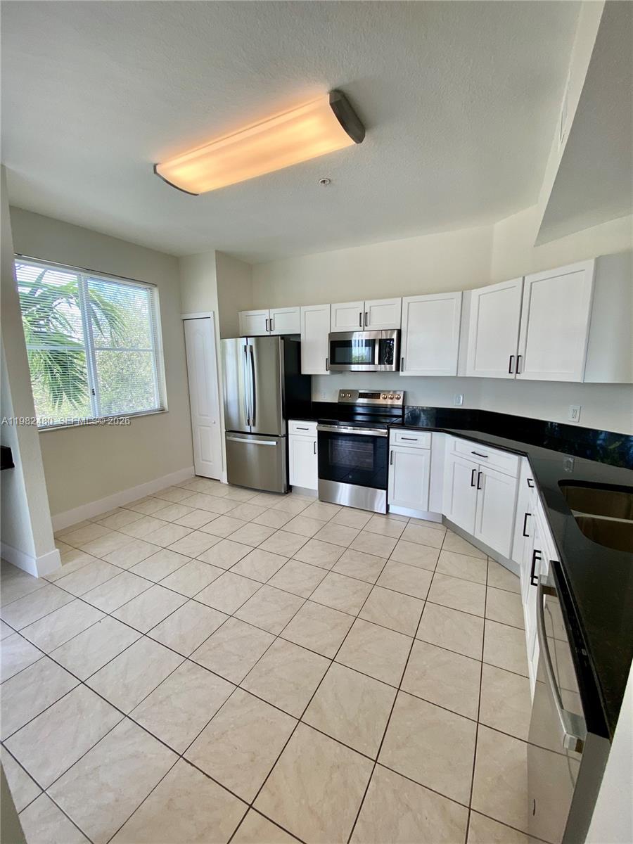 RESIDENCES AT LEGACY PLAC - Residential Lease