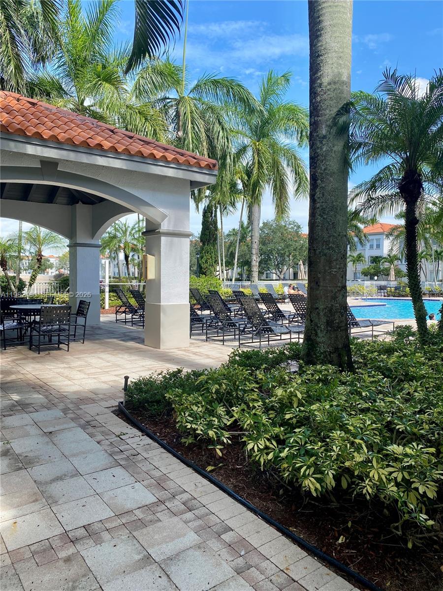 RESIDENCES AT LEGACY PLAC - Residential Lease