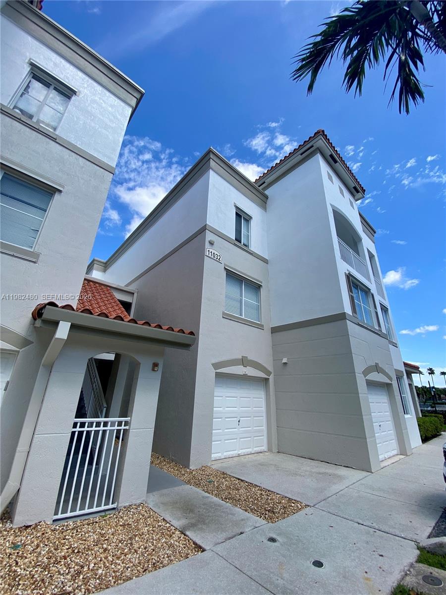 RESIDENCES AT LEGACY PLAC - Residential Lease