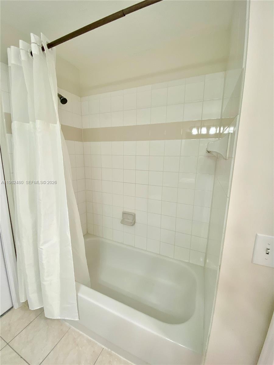 RESIDENCES AT LEGACY PLAC - Residential Lease