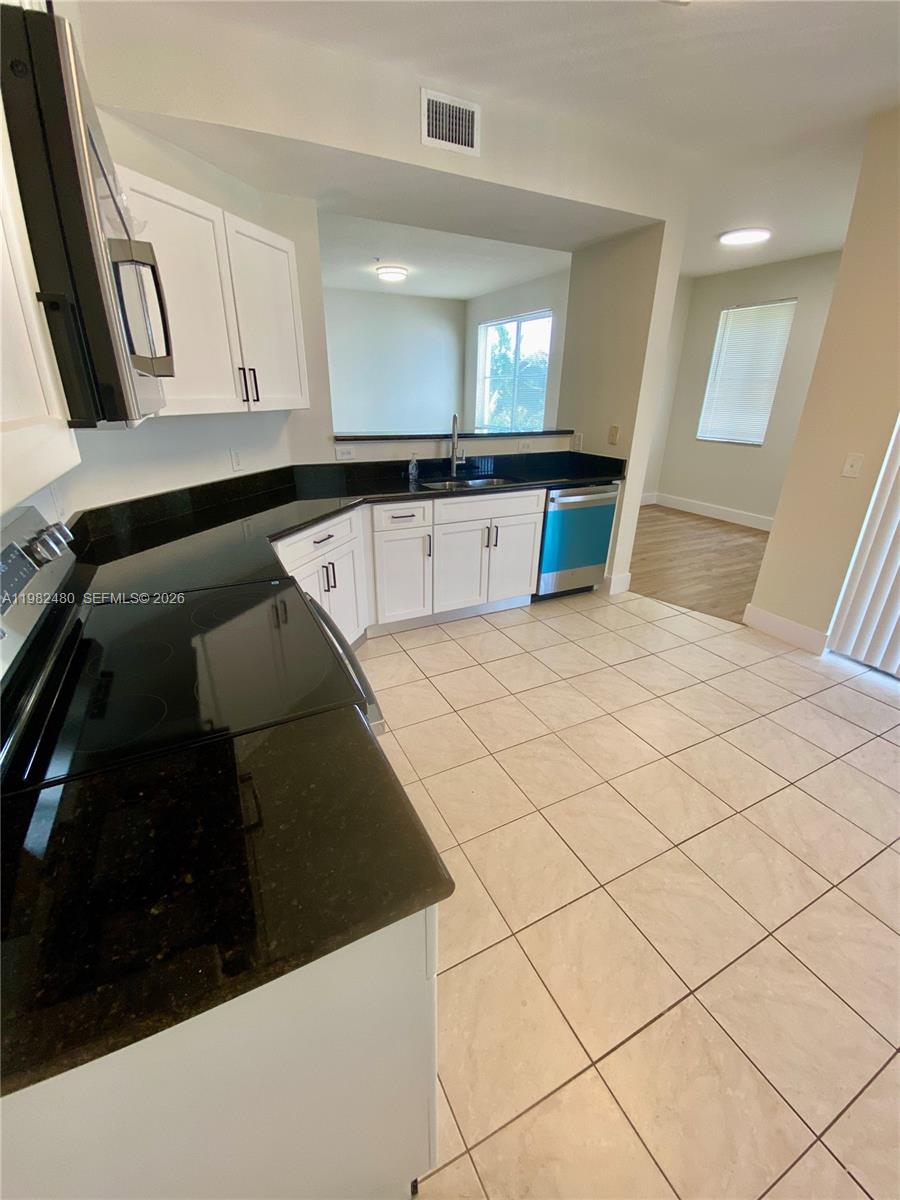 RESIDENCES AT LEGACY PLAC - Residential Lease