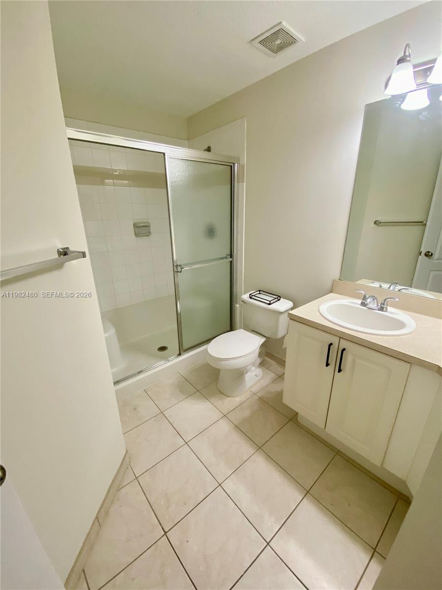 RESIDENCES AT LEGACY PLAC - Residential Lease
