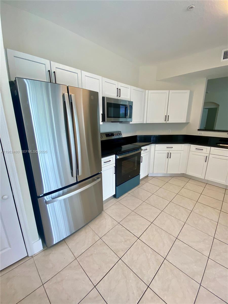RESIDENCES AT LEGACY PLAC - Residential Lease