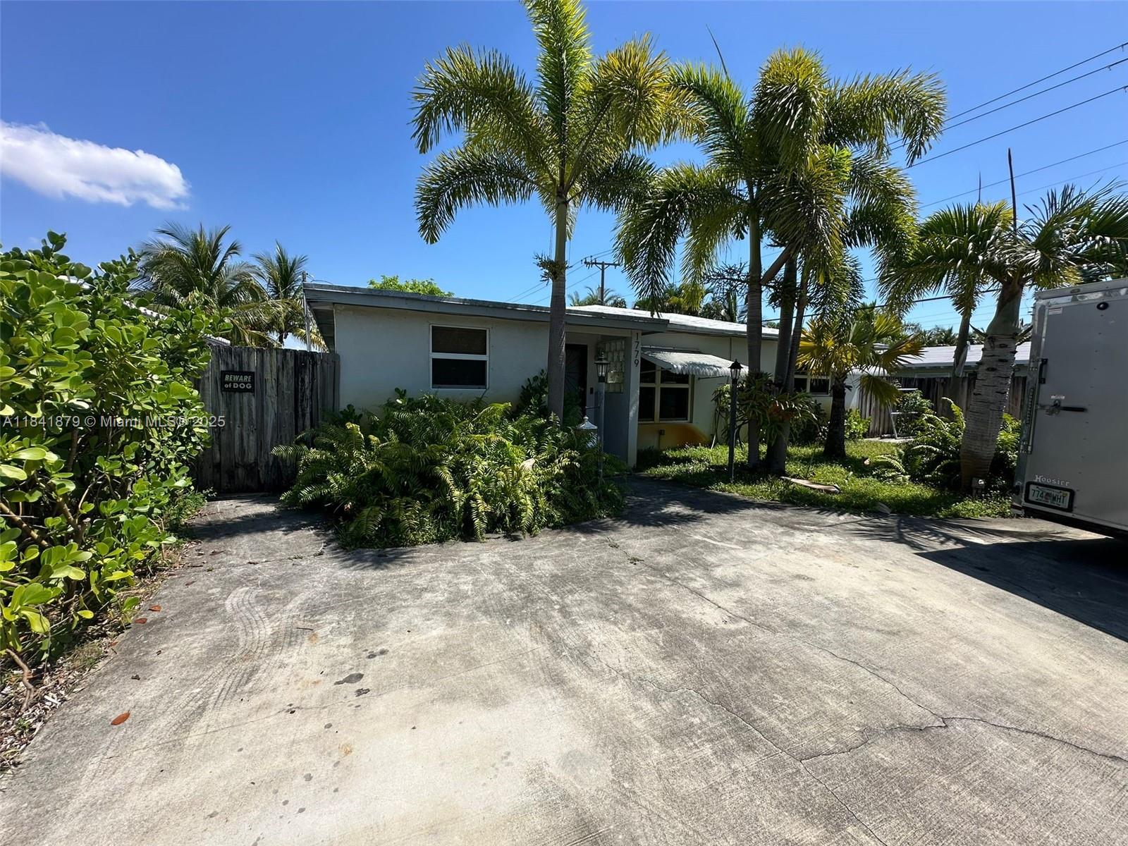 Amazing neighborhood, instant equity opportunity! Perfect for a fix and flip or rental opportunity , as well as someone who wants to buy to live in and take on the project themselves on their own time! no FHA due to 91 day seasoning rule.