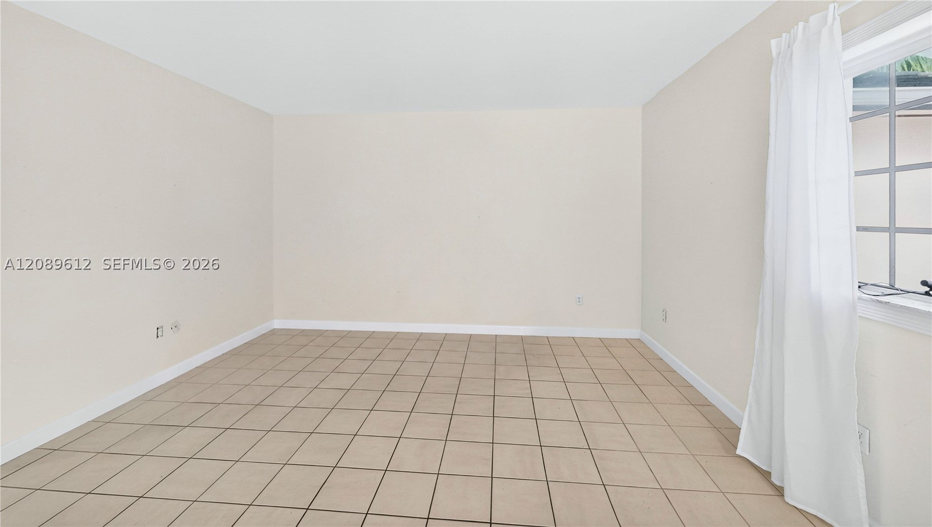 2741 NE 4th St 202