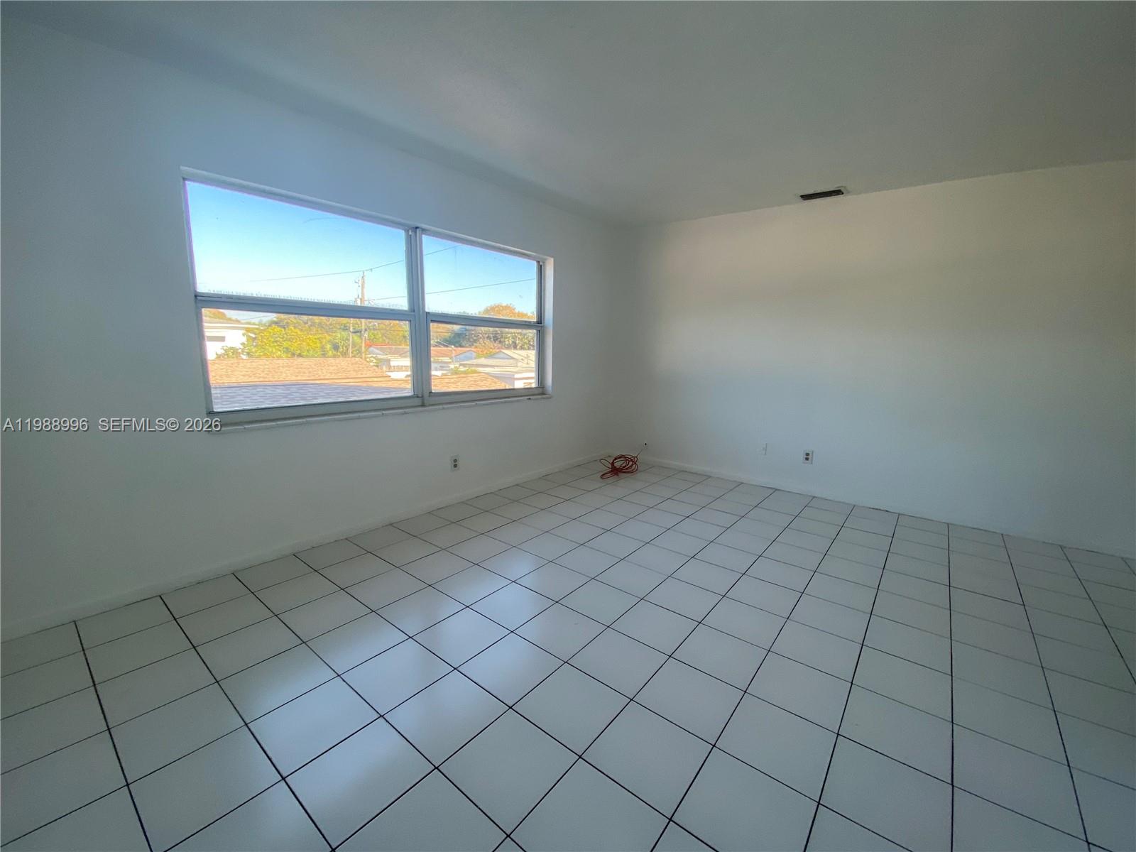 HOLLYWOOD - Residential Lease