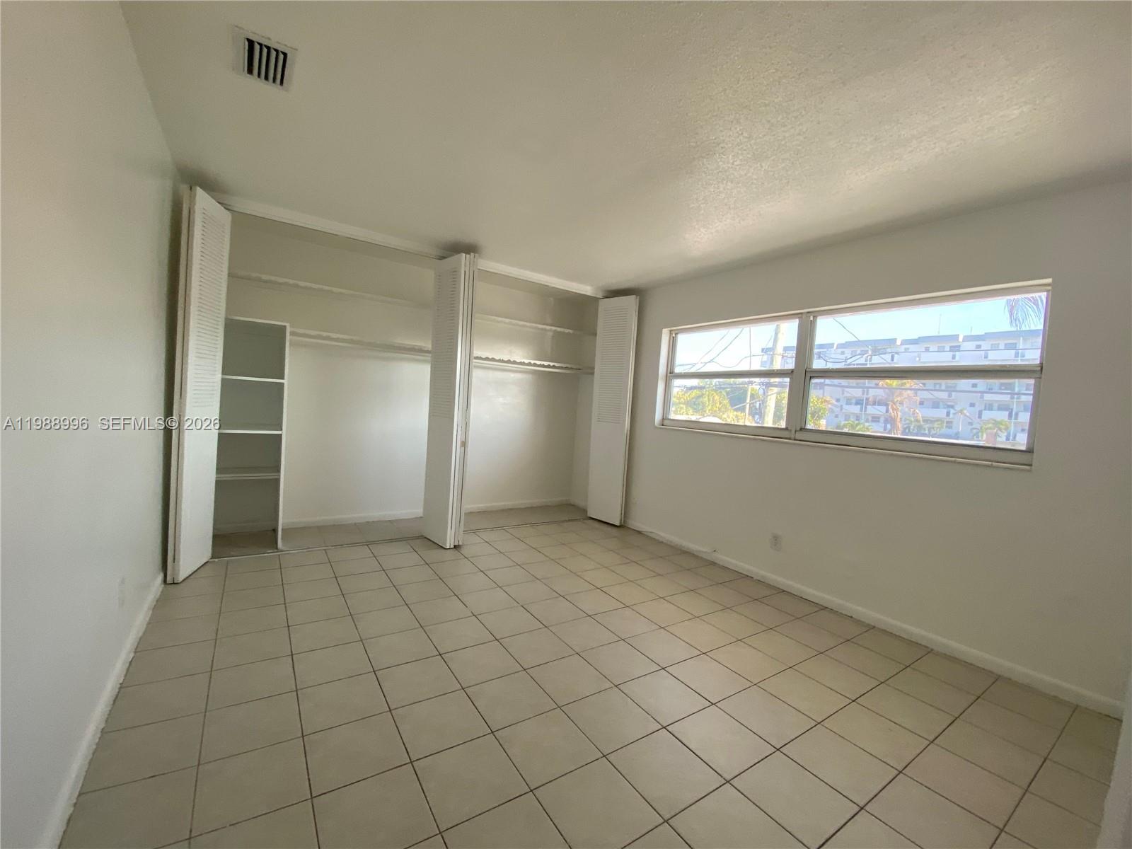 HOLLYWOOD - Residential Lease