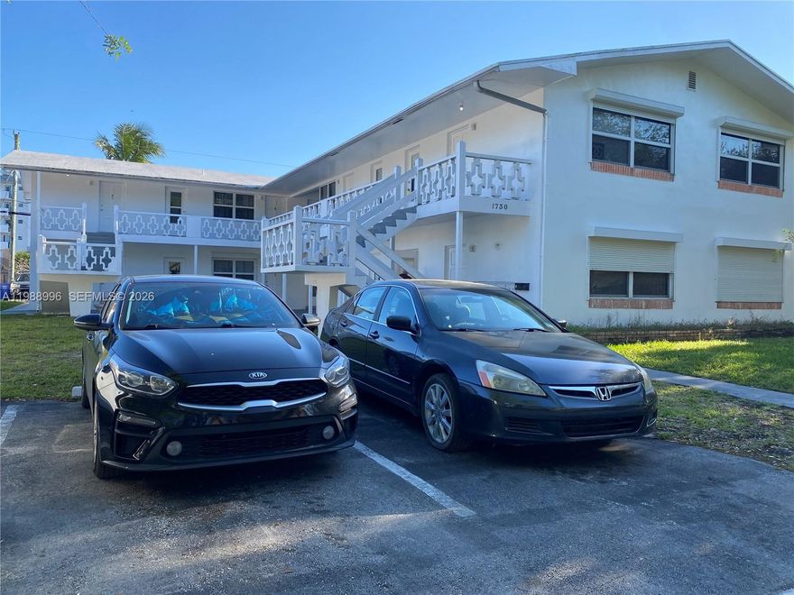 Beautiful 1-bedroom, 1-bathroom apartment featuring fresh paint, impact windows and a renovated bathroom. Ideally situated in a prime location just walking distance from downtown, close to shopping centers, top-rated schools, and the beach—offering both comfort and convenience.