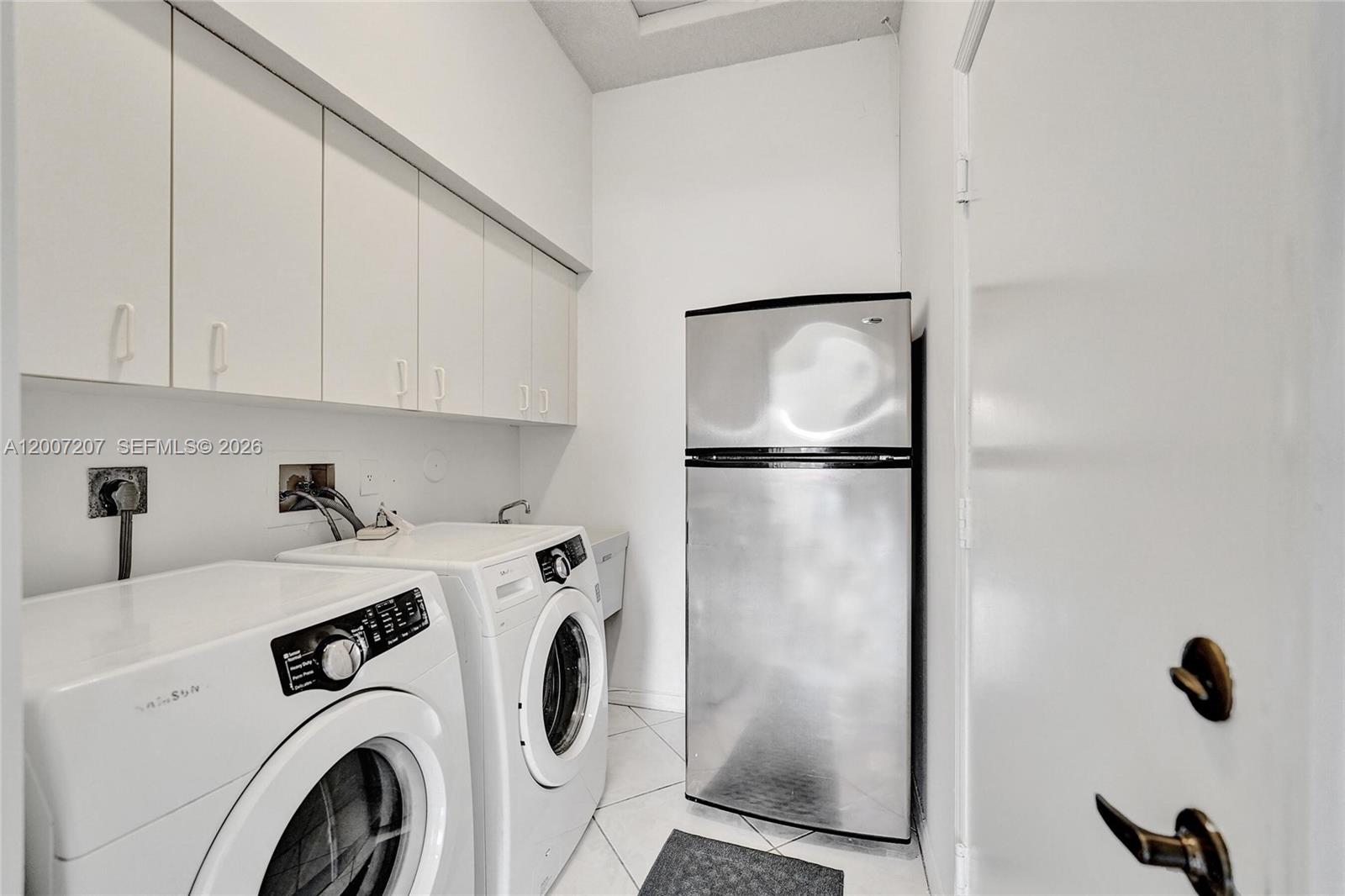 LOMBARDY REPLAT - Residential