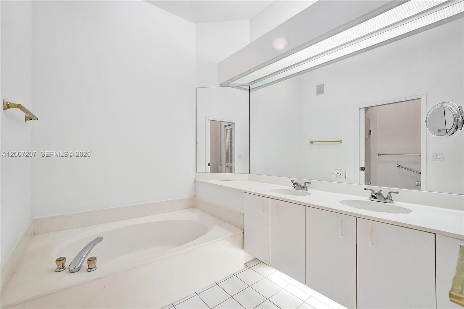 LOMBARDY REPLAT - Residential