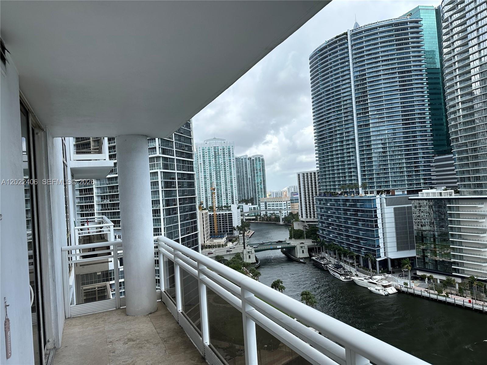901 Brickell Key Blvd 2005
