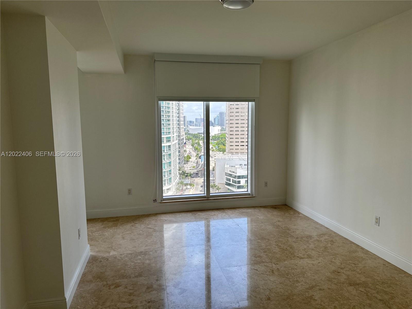CARBONELL CONDO - Residential