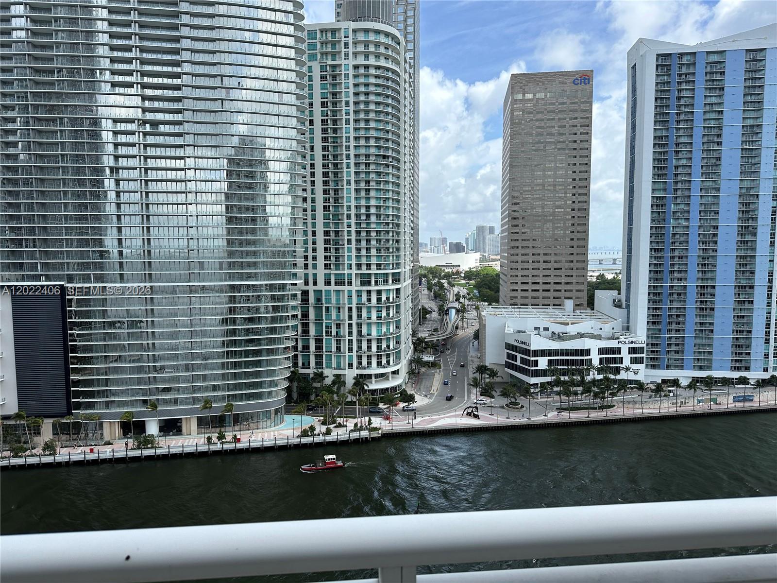 901 Brickell Key Blvd 2005