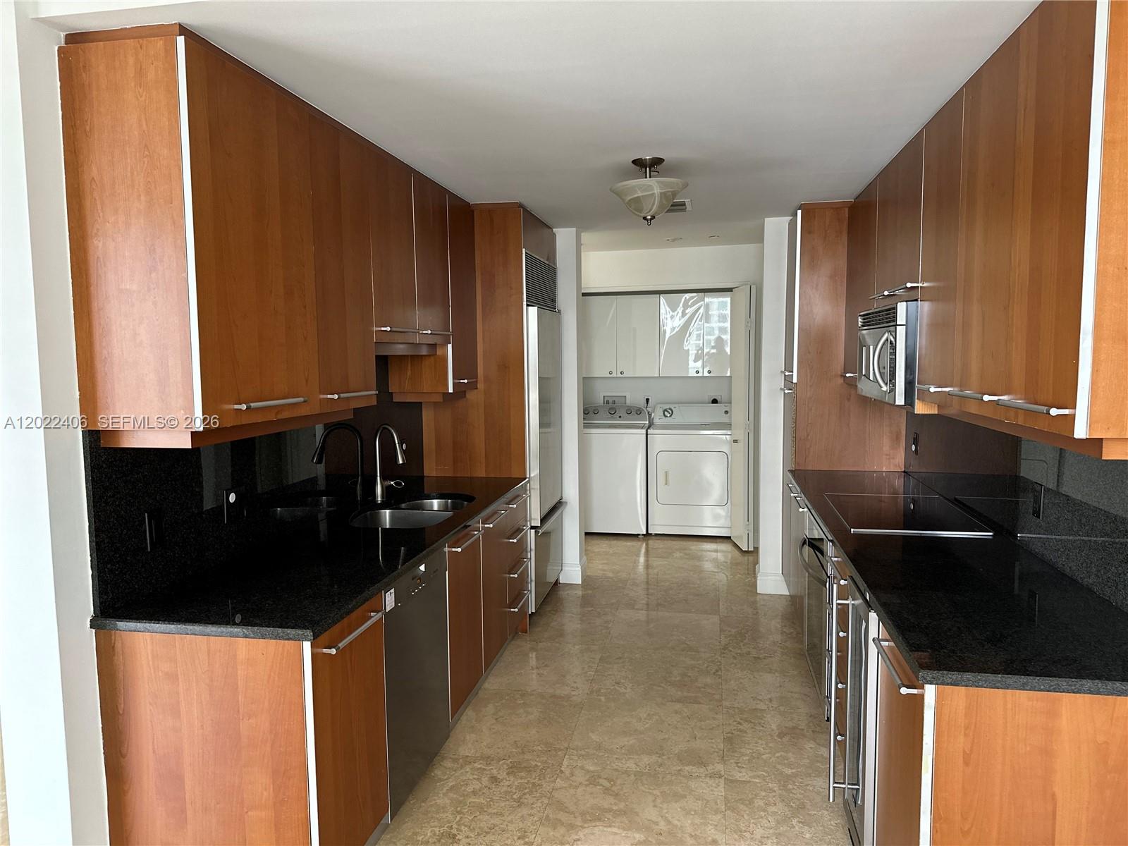 CARBONELL CONDO - Residential