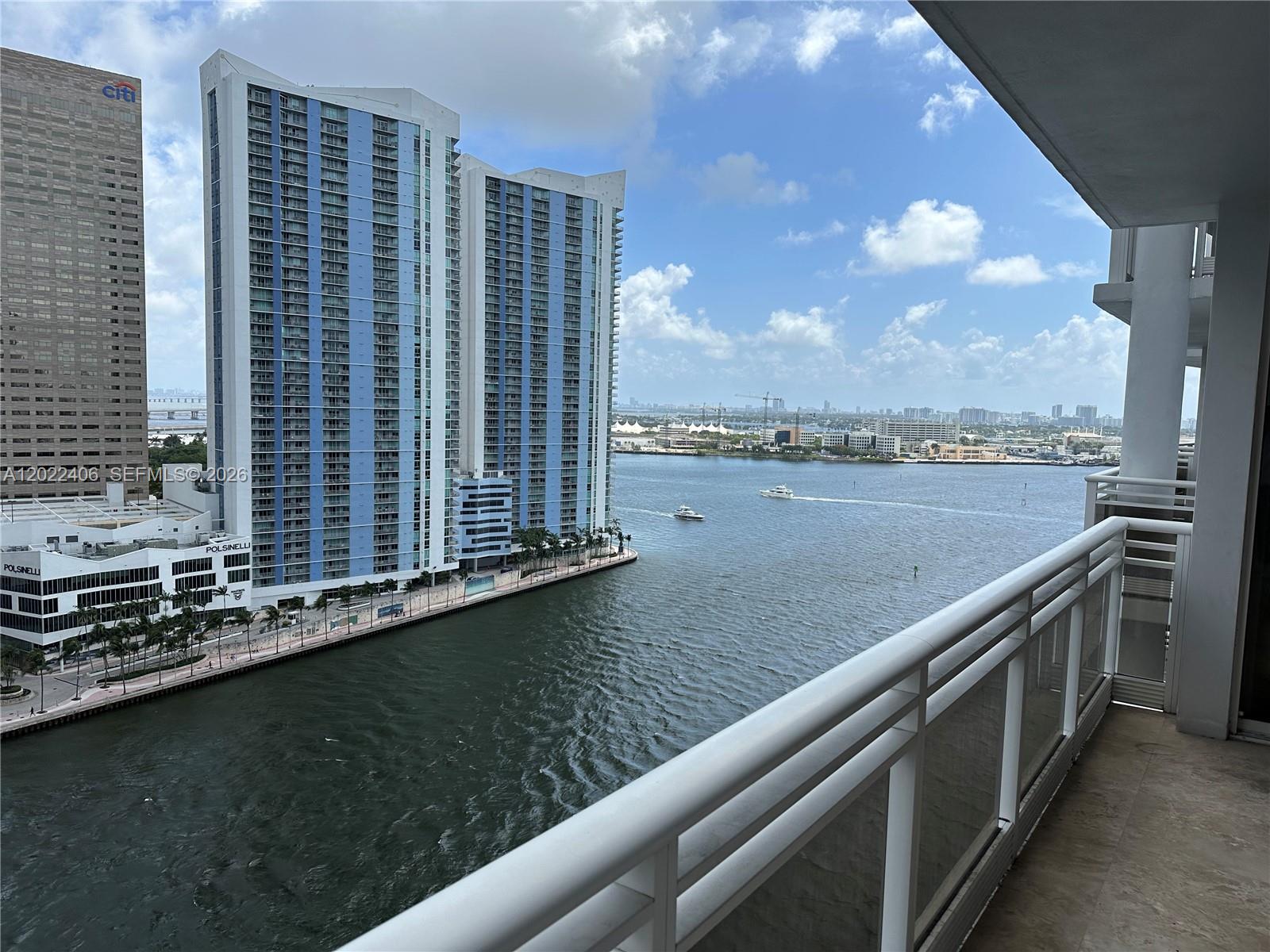 901 Brickell Key Blvd 2005