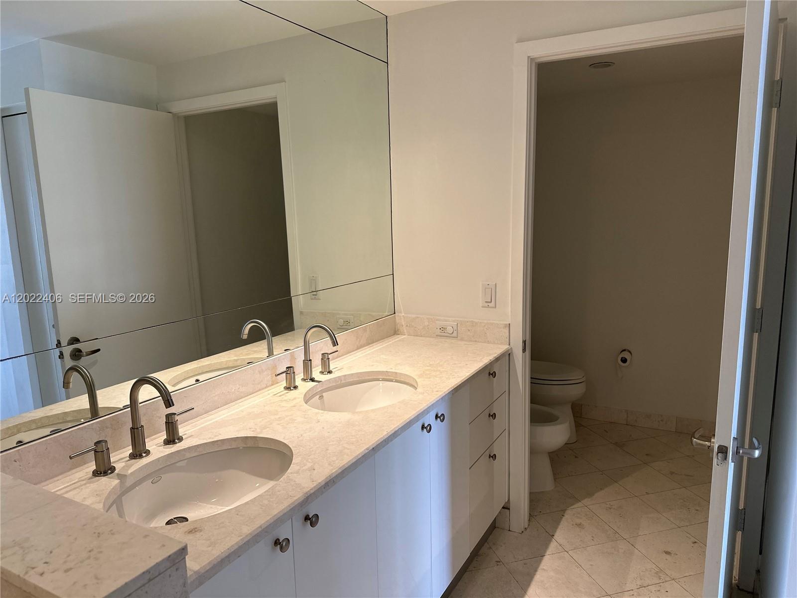 CARBONELL CONDO - Residential