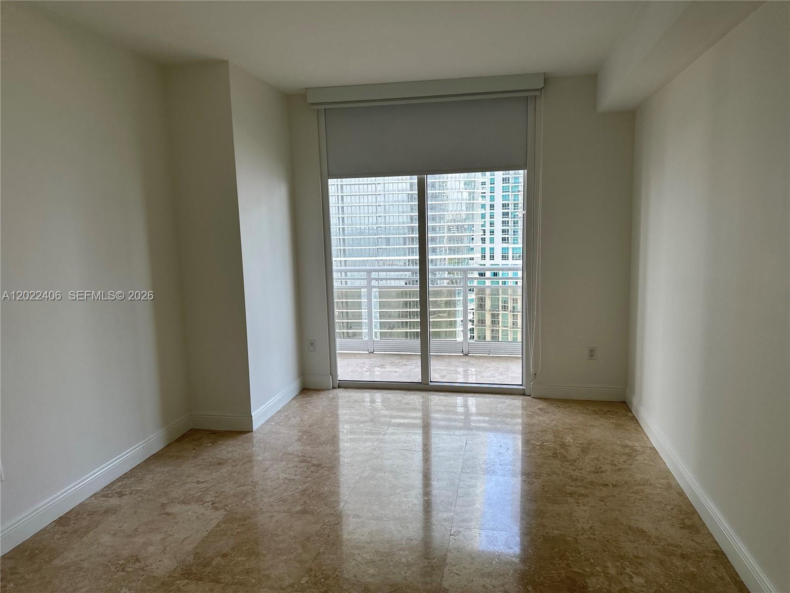 CARBONELL CONDO - Residential