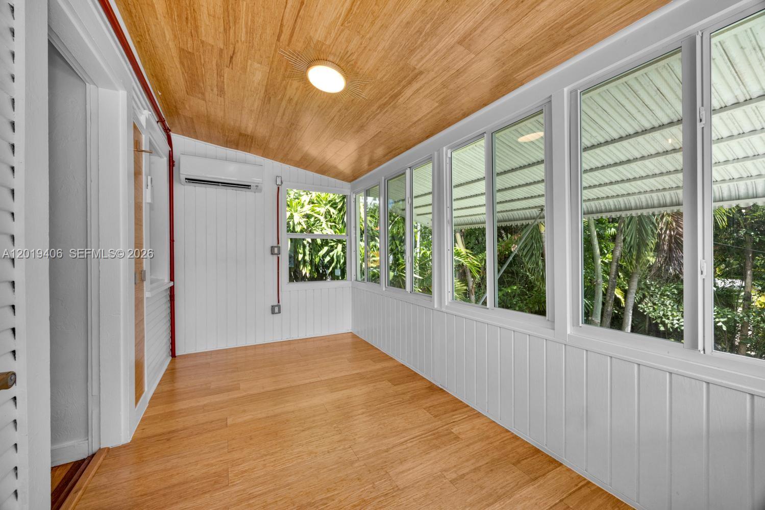 ANTILLA PARK - Residential Lease